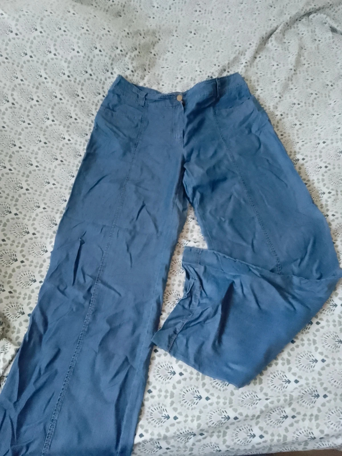 Jean fin et large taille 44